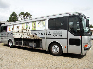 Ônibus fará castração de animais em áreas pobres de Curitiba, PR