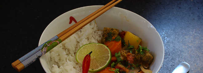 Curry tailandês com tempeh