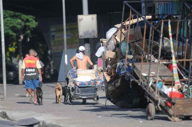 Vereador quer barrar catador e carroceiro em Belo Horizonte, MG