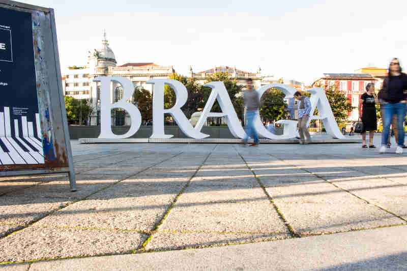 Movimento ativista entrega petição para proibir circo com animais em Braga, Portugal