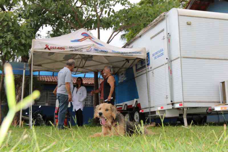 Cerca de 1.250 cães e gatos receberam atendimento do Castramóvel em Três Lagoas, MS