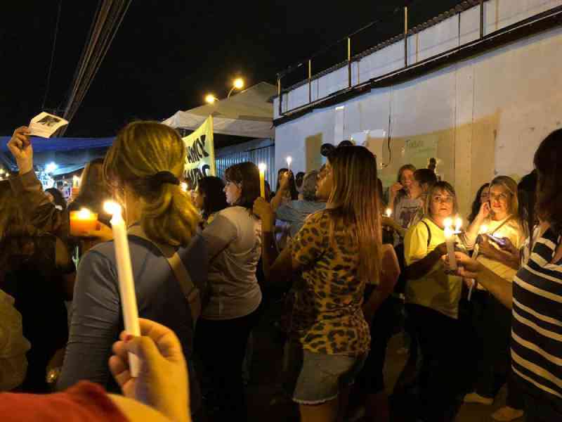 Defensores de animais protestam contra a morte do cachorro Grandão, em Brasília, DF