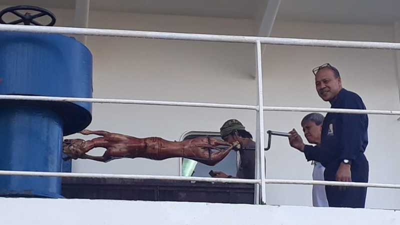 Vídeo de tripulantes de navio assando cachorro supostamente em Paranaguá (PR) viraliza