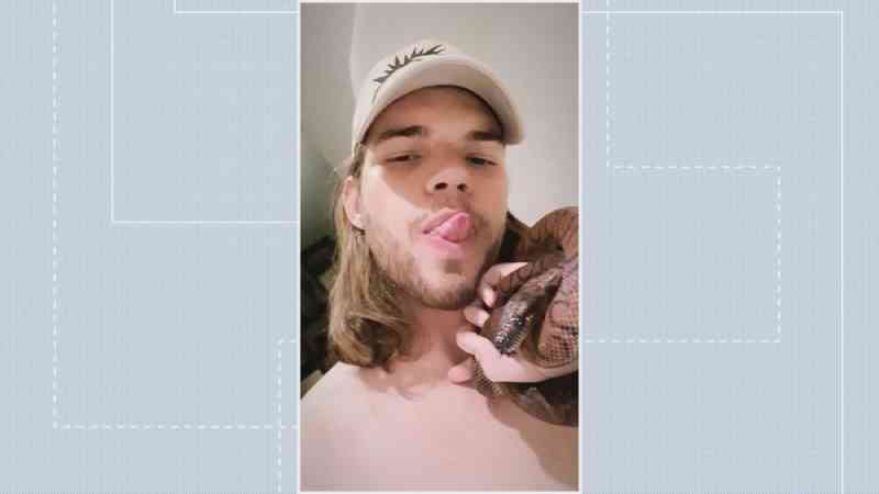 Pedro Henrique Santos Krambeck Lehmkul, de 22 anos, foi picado por cobra da espécie naja, no DF — Foto: Arquivo pessoal