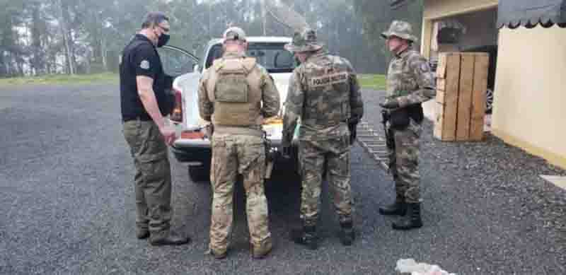 Polícia Federal realiza operação para desarticular grupo que promovia ‘turismo de caça’ em SC