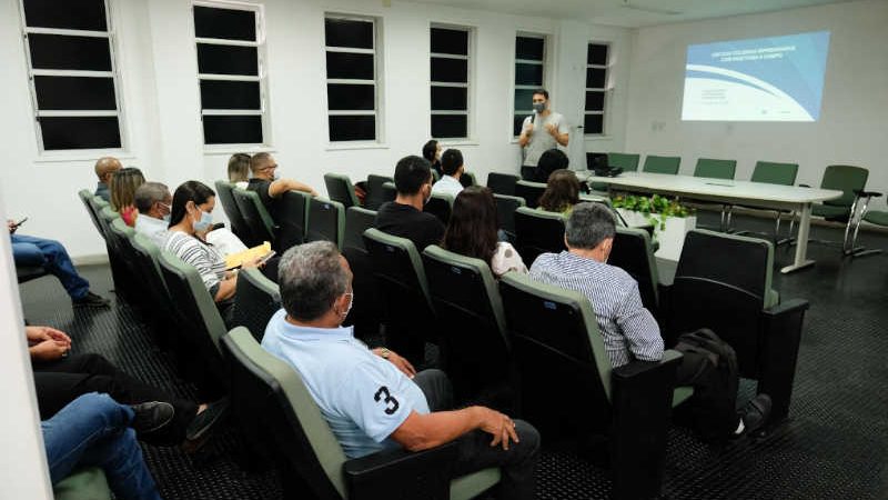 Profissionais de 11 municípios participam de treinamento “Uso de coleiras repelentes contra leishmaniose”. (Fotos: Ilano Lima e Marcio Sampaio)