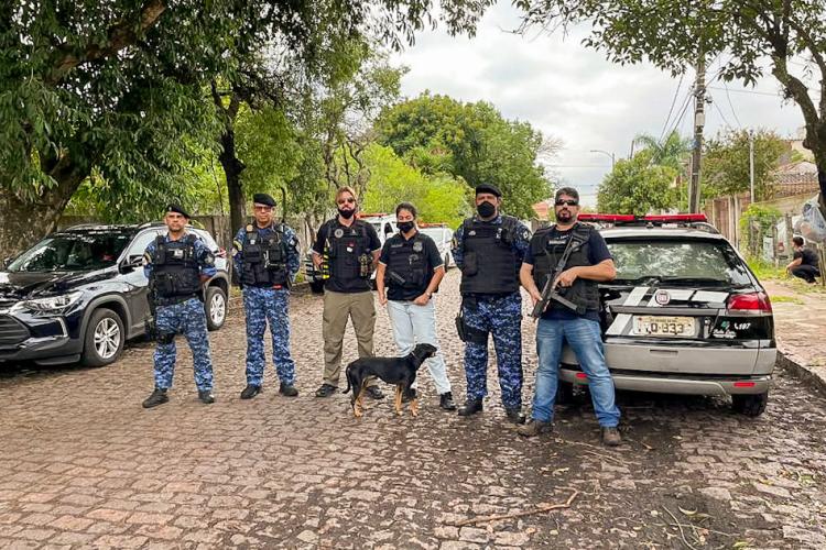 Homem é preso por maus-tratos a cadela no bairro Rubem Berta, em Porto Alegre, RS
