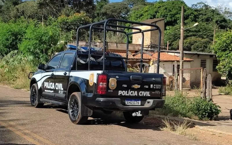 Polícia resgata rottweilers em situação de maus-tratos em chácara, entre Passos e São João Batista do Glória, MG