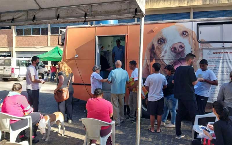Mais de 500 pets já foram atendidos pelo castramóvel contratado pela Prefeitura de Petrópolis, RJ