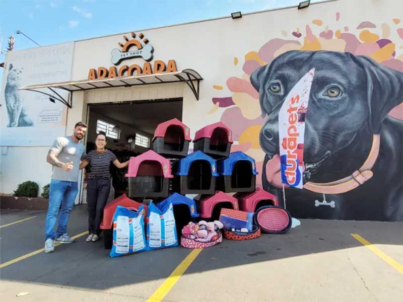 Prefeitura de Araraquara (SP) recebe doação de casinhas, ração e mantas para animais