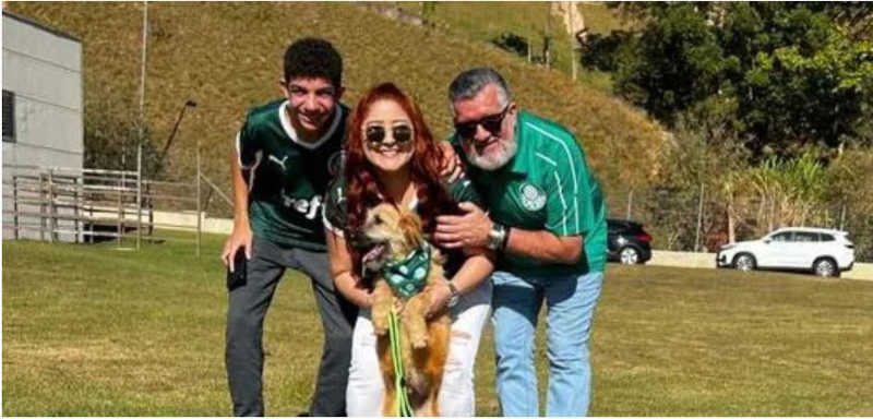 Cachorro que viralizou após entrar em campo com jogador Gustavo Scarpa é adotado e ganha nome: Cuscuz Braguin