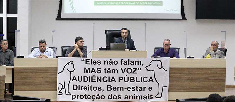 Causa animal atrai grande público em audiência na Câmara de Macaé, RJ