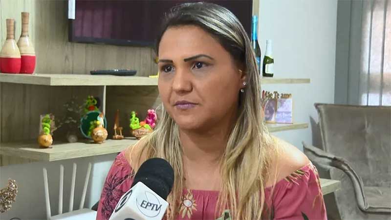 Elenita Mattosinho registrou boletim de ocorrência após gato morrer em São Carlos — Foto: Ely Venancio/EPTV