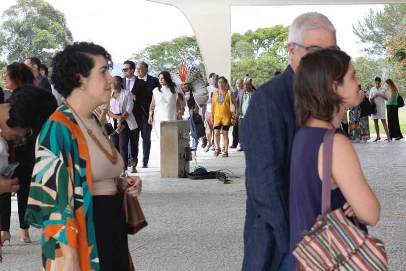 Longa fila se formou do lado de fora do Palácio do Planalto - Igo Estrela/Metrópoles