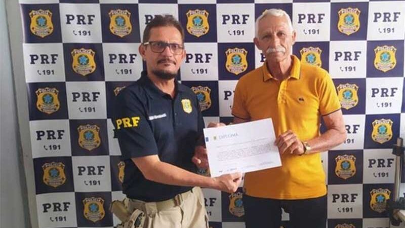 PRF sela parceria com entidade em defesa de animais resgatados de rodovias, em Carpina, PE