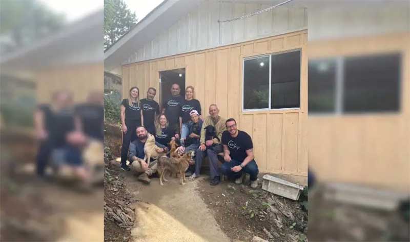 Casal de idosos conhecido por ajudar mais de 100 animais vivendo em barraco ganha novo lar