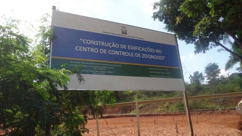 Hospital Veterinário de Pará de Minas (MG) ainda não saiu do chão, mas construtora garante que a obra não vai atrasar