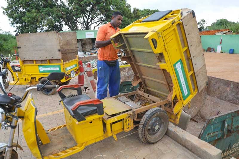 Governo do Distrito Federal estuda substituir carroças por triciclos elétricos