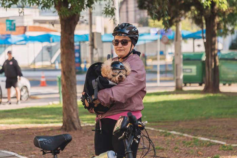 Ciclistas se unem em pedal solidário para ajudar animais de rua em Canoas