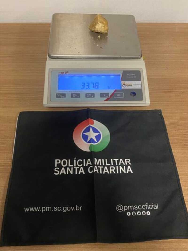 Droga encontrada no terreno – Foto: Divulgação/Polícia Militar