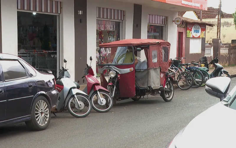 Custo benefício do tuk-tuk atrai moradores em Pontal, SP — Foto: Foto: Reprodução/EPTV