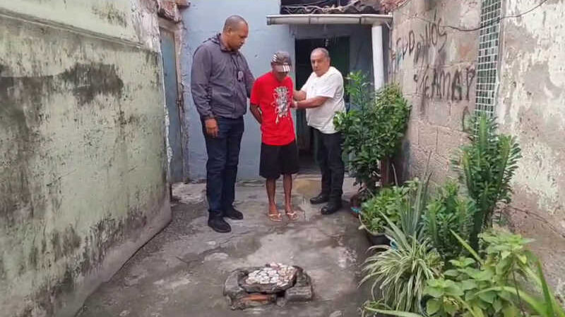 Homem é preso por suspeita de matar cão enforcado no quintal de casa em Santa Cruz, no Rio