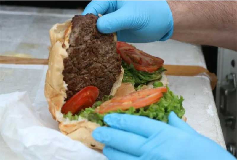 Justiça condena 6 pessoas por vender hambúrgueres com carne de cavalo
