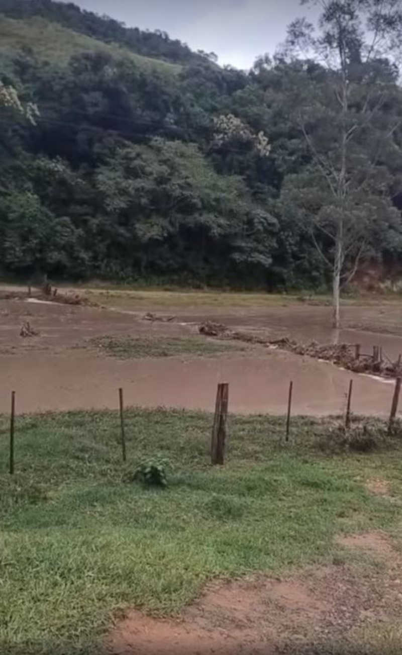 Chuva forte causa estragos em fazenda que abriga mais de 500 búfalas em Cunha, SP — Foto: Reprodução/Santuário Vale da Rainha

