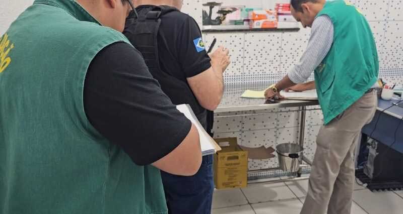 Polícia Civil investiga pet shop por ter causado cegueira em cachorro em Cuiabá, MT